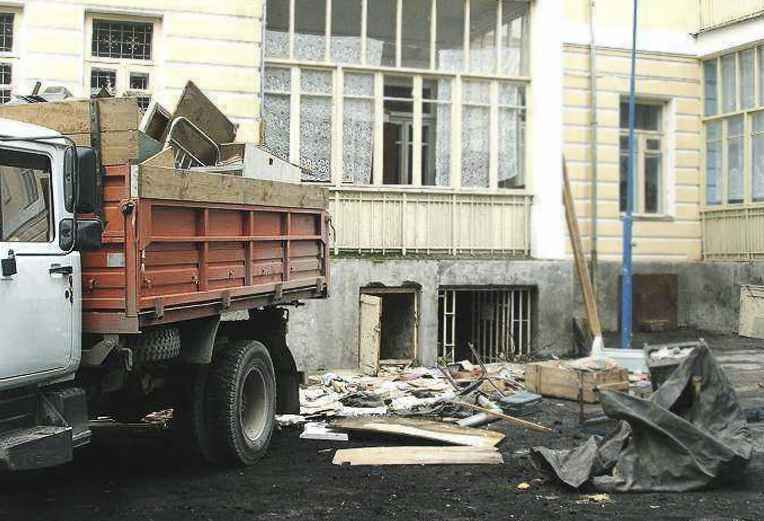 Вывоз бытового мусора по Санкт-Петербургу