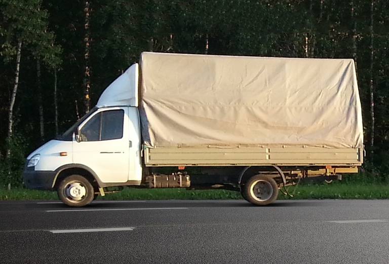 Перевозка на камазе строительных грузов из деревня Токарево  () в Москва